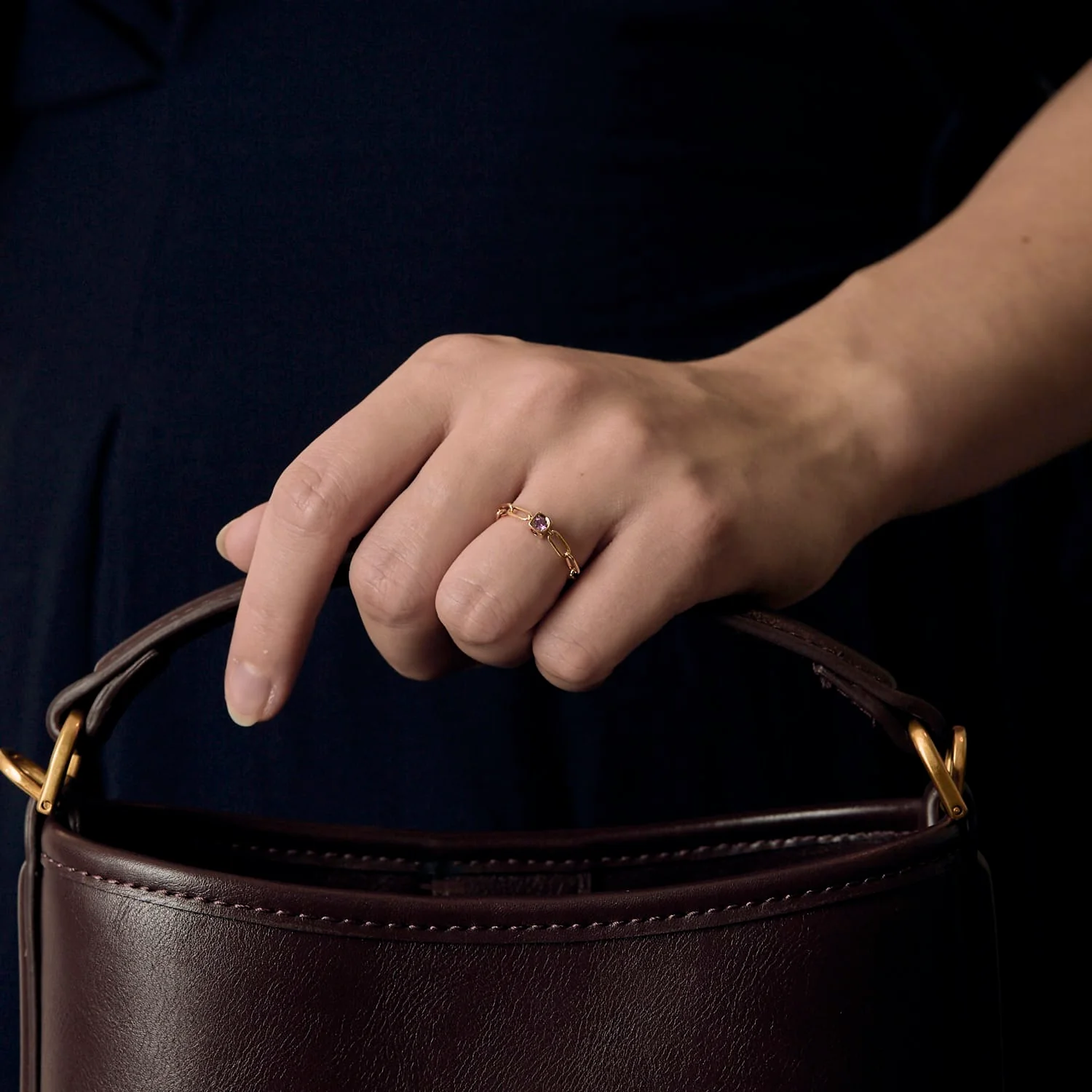 DINH VAN - Le Cube - Chain Ring Le Cube Diamant in yellow gold and pink sapphire  - Image 2