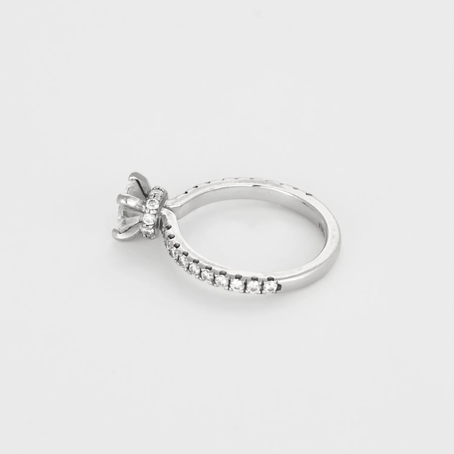 White gold and diamond ring Solitaire - Image 4