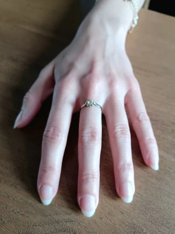 Solitaire gold and diamond ring - Image 12