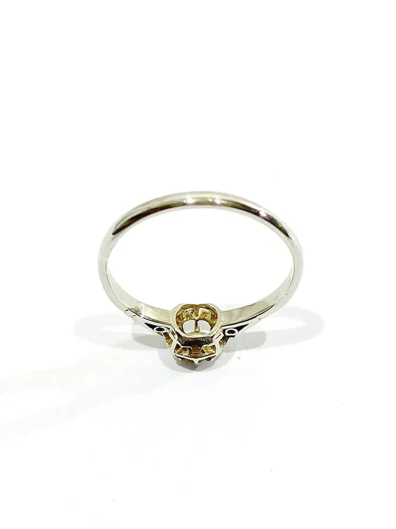 Solitaire gold and diamond ring - Image 13