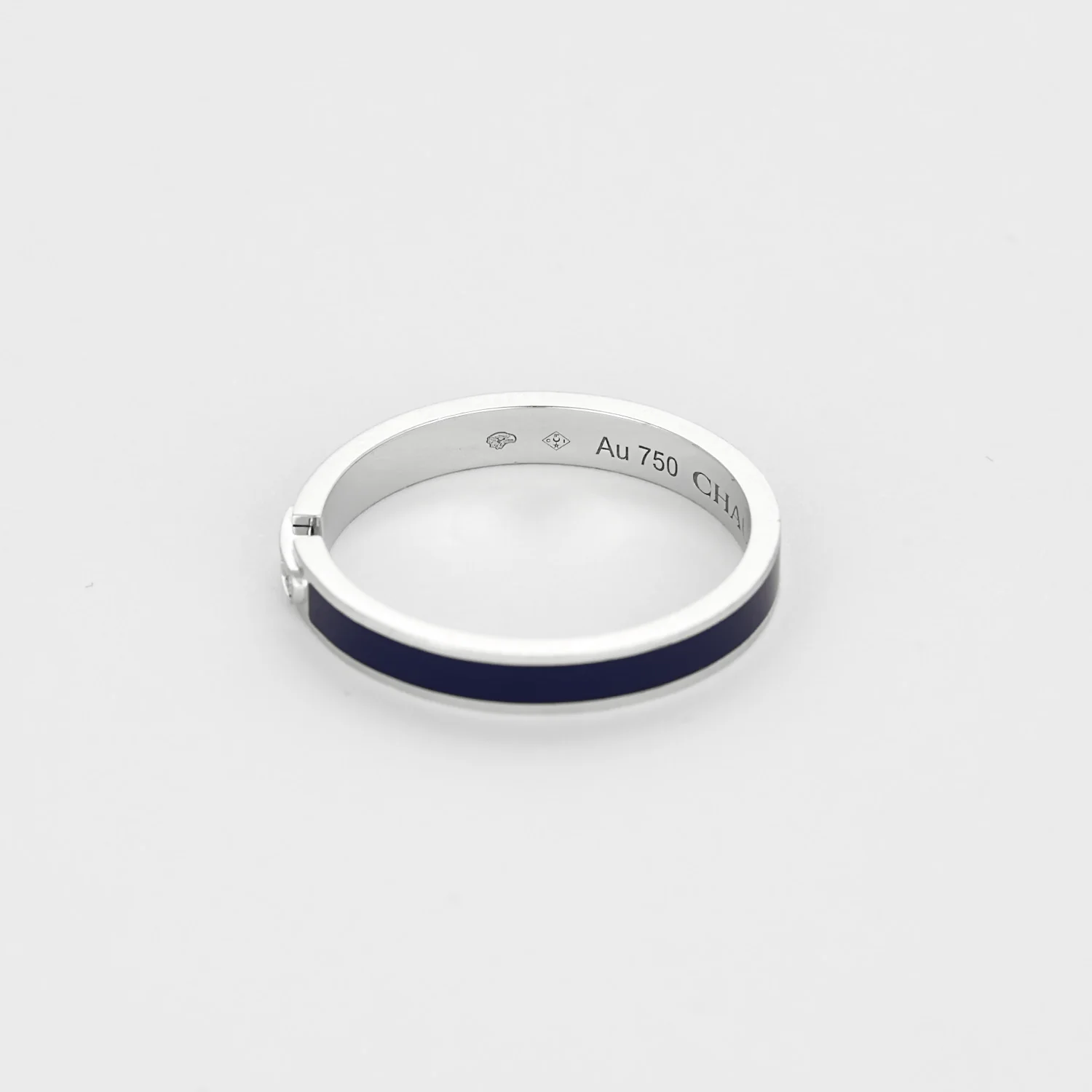 CHAUMET - Evidence Link - Wedding band in yellow or grey gold, blue enamel and diamonds  - Image 6