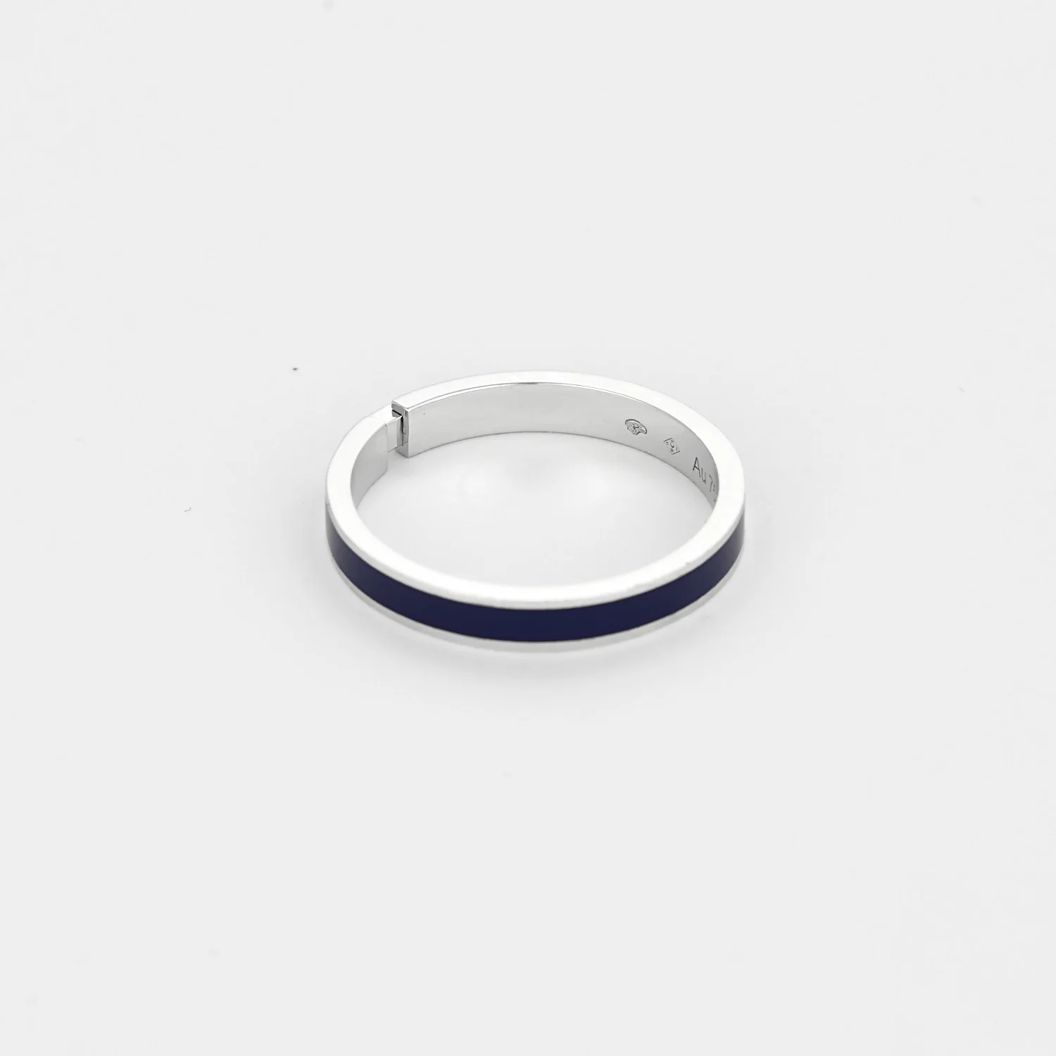 CHAUMET - Evidence Link - Wedding band in yellow or grey gold, blue enamel and diamonds  - Image 7