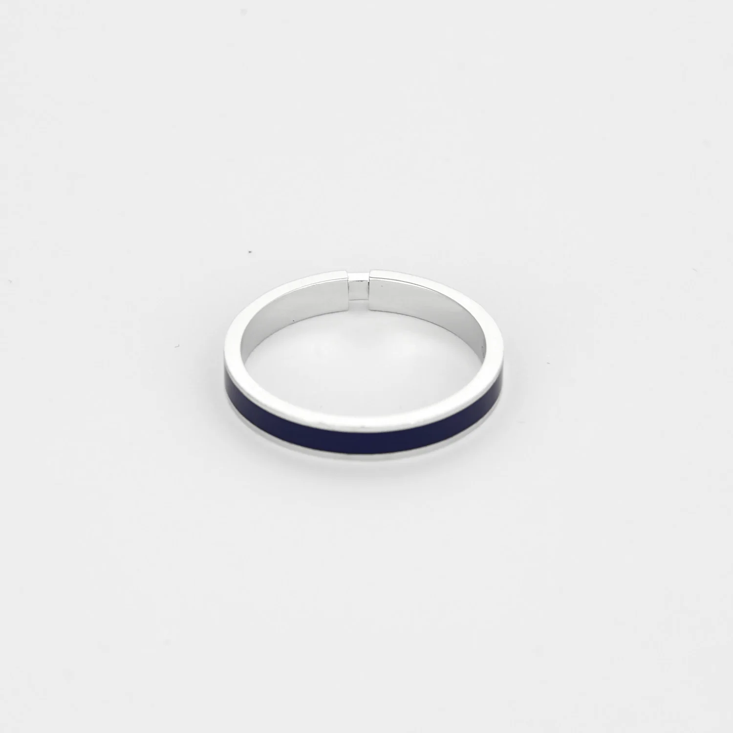 CHAUMET - Evidence Link - Wedding band in yellow or grey gold, blue enamel and diamonds  - Image 8