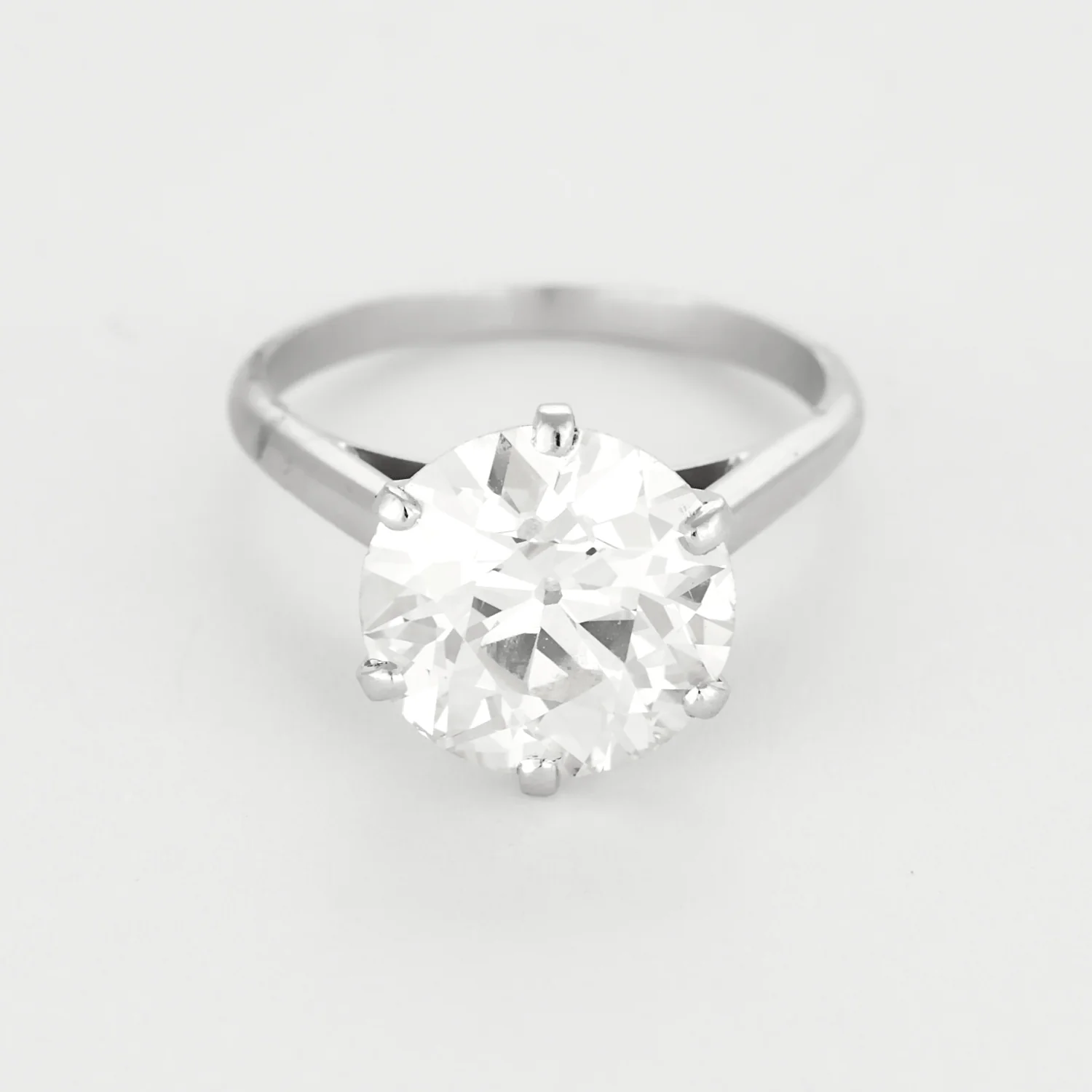 Ring Solitaire in platinum and white gold, old-cut diamond 3.60 carats 