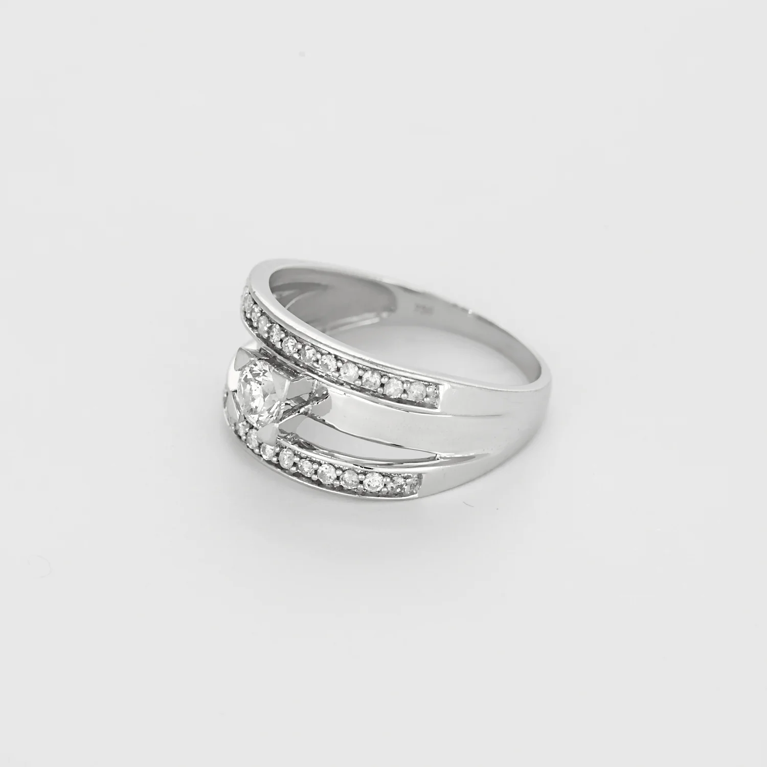 Openwork bangle ring in white gold and diamonds - Image 3