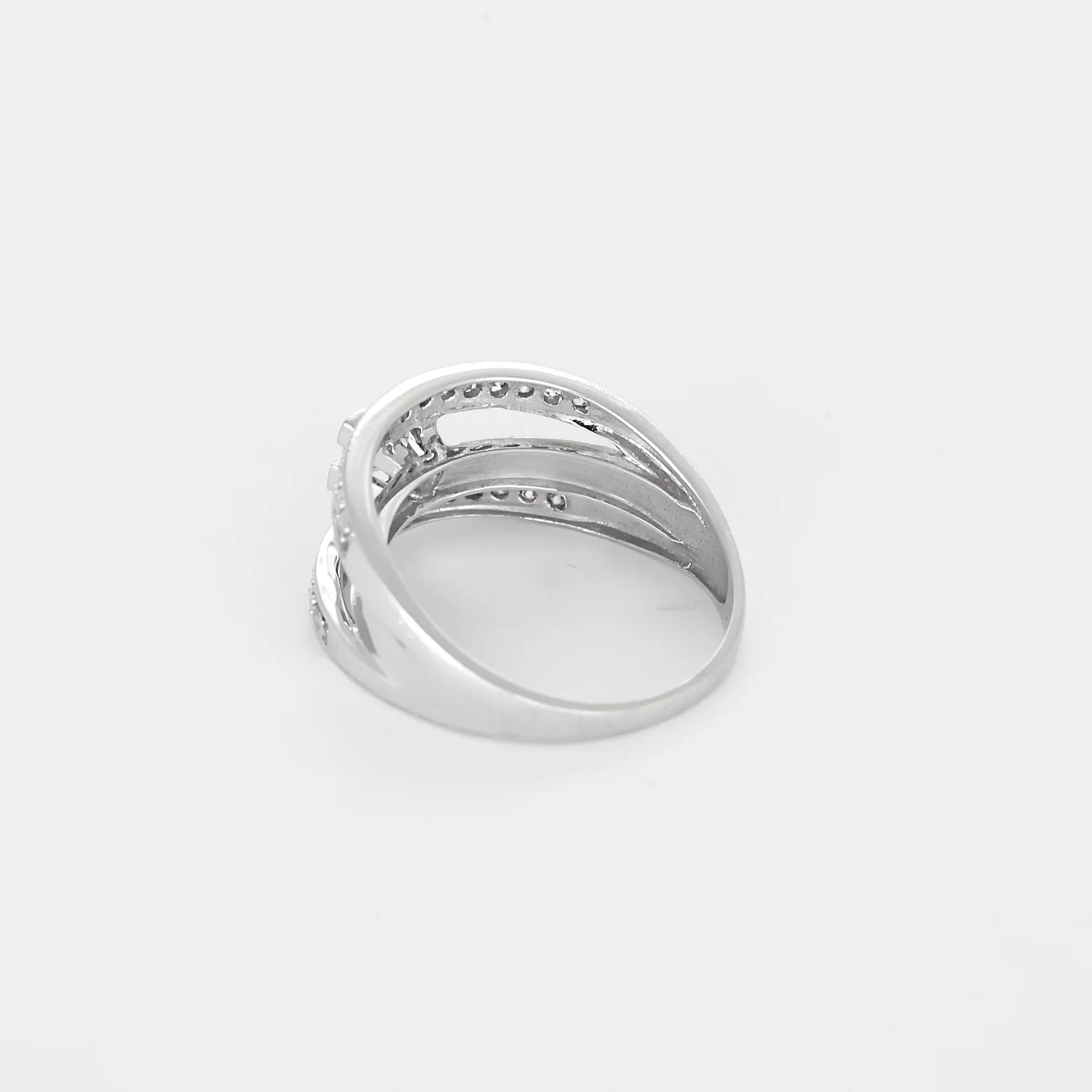 Openwork bangle ring in white gold and diamonds - Image 5