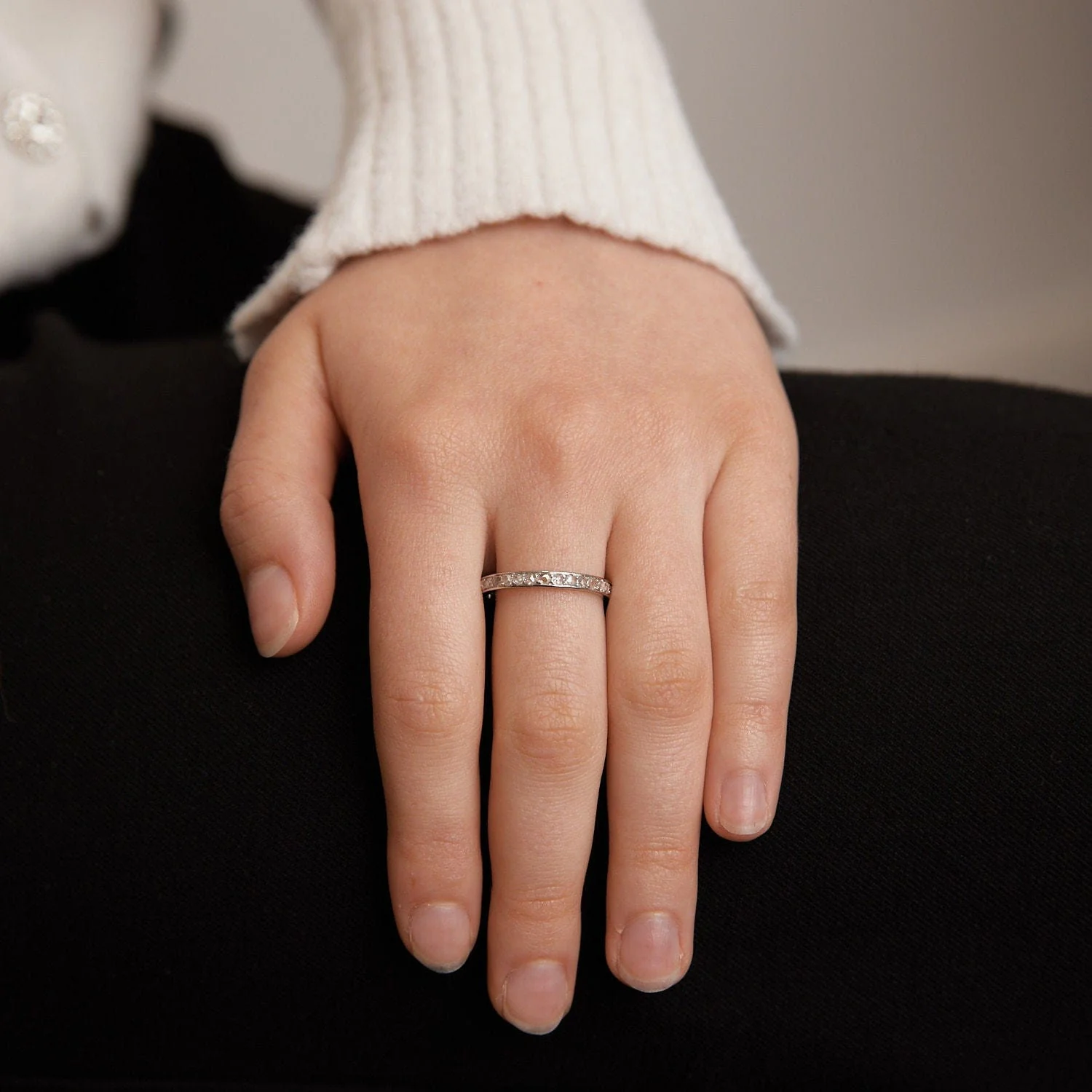 Wedding ring in white gold, diamonds - Image 5