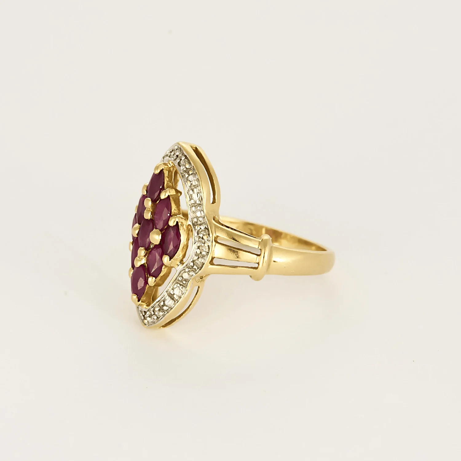 Yellow gold marquise ring with ruby and diamonds - Image 3