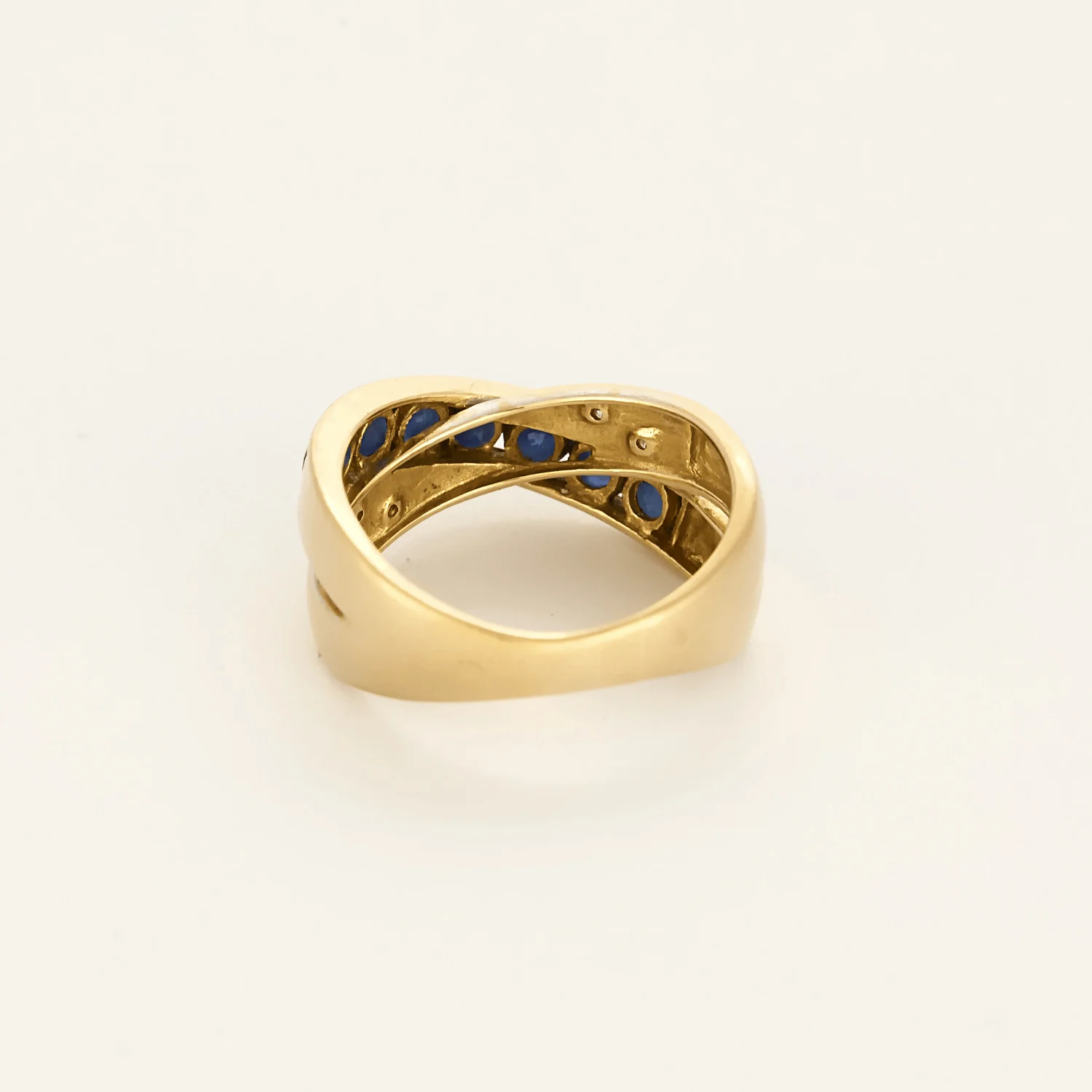 Yellow gold ring with sapphire and diamonds - Image 5