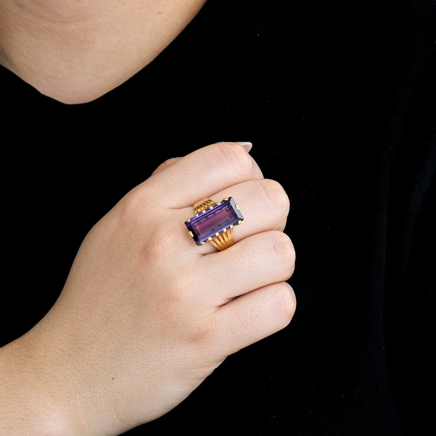 Teal sapphire yellow gold ring - Image 6