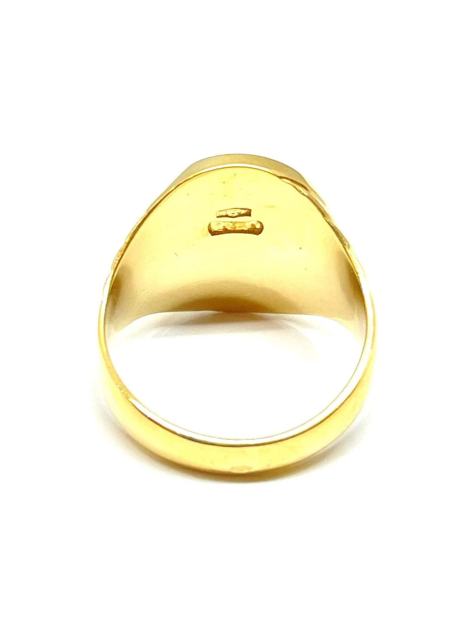 Yellow gold signet ring heraldic engraving of coat of arms and crown - Image 3