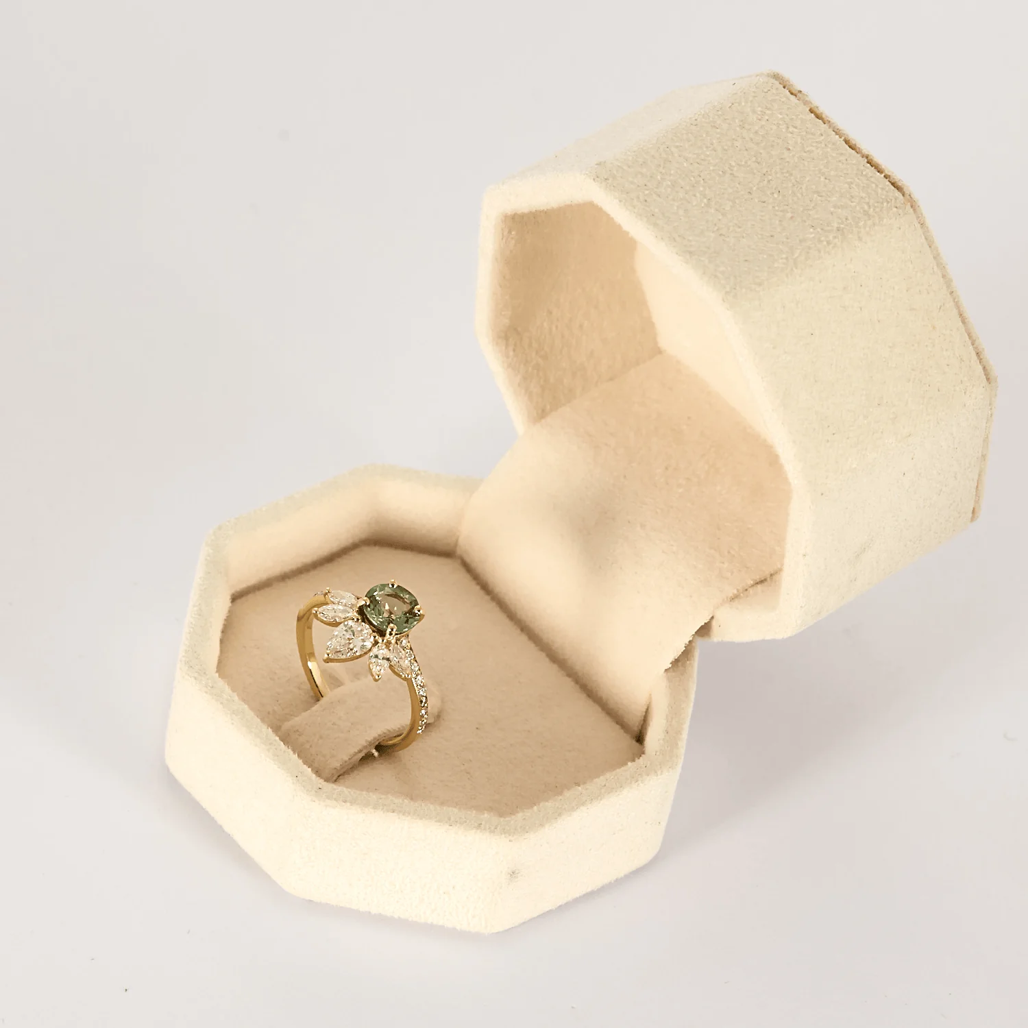 Gemmyo - EverBloom Pavé - Diamond and green sapphire gold ring. - Image 3