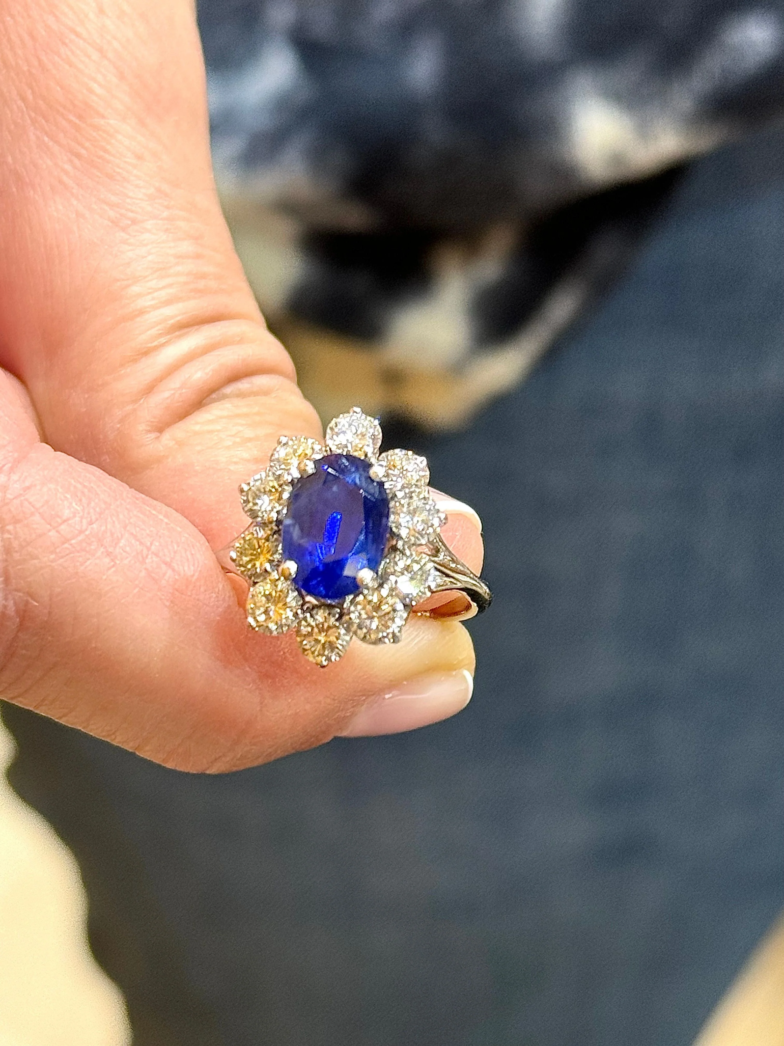 White gold unheated Ceylon sapphire and diamond flower ring - Image 3