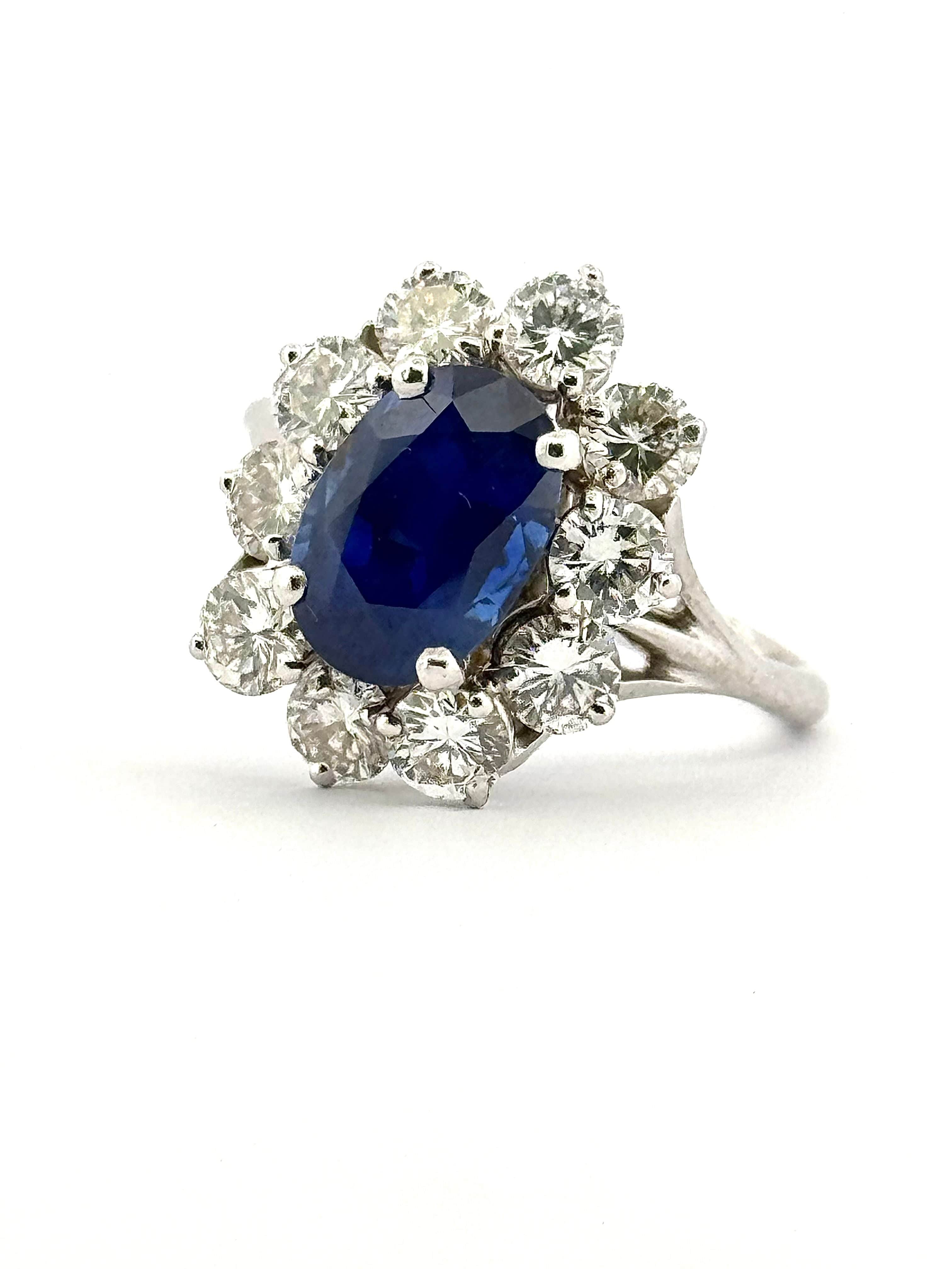 White gold unheated Ceylon sapphire and diamond flower ring - Image 7