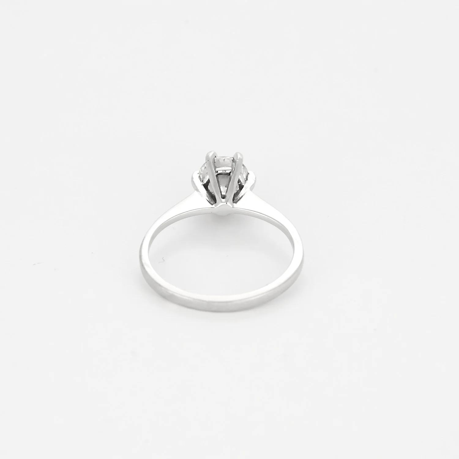Ring Solitaire in white gold and approximately 0.70 carat diamond.  - Image 6