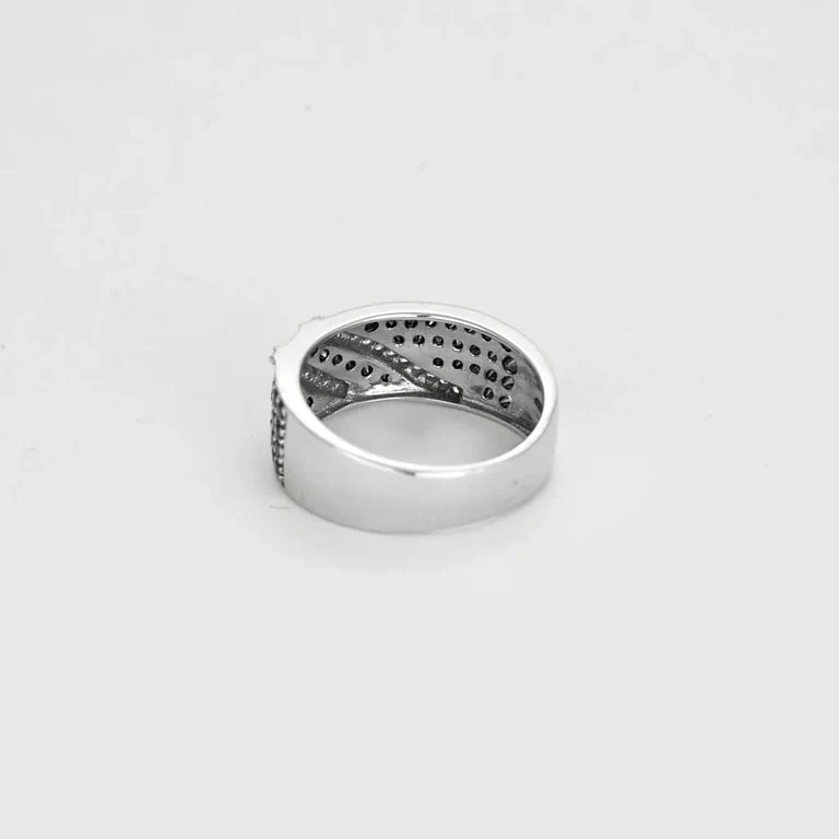 White gold band ring set with diamonds - Image 6