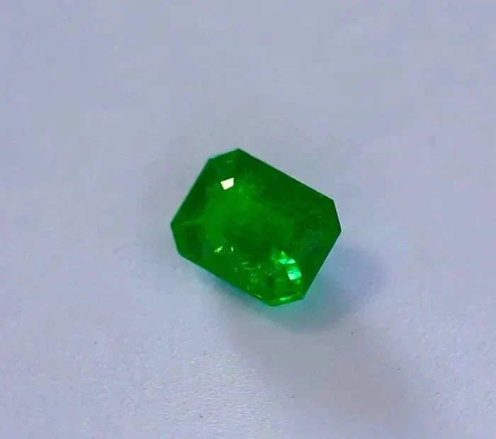 Tsavorite 2.37cts GCI certificate - Image 2