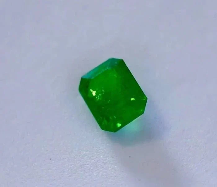 Tsavorite 2.37cts GCI certificate - Image 5