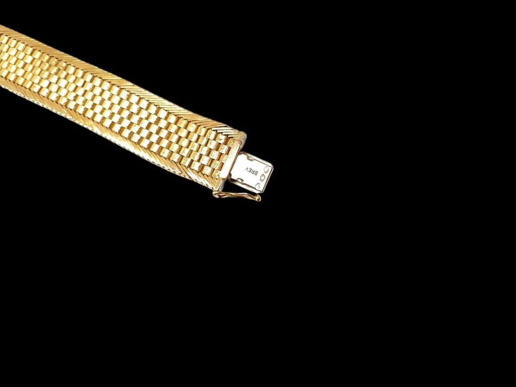 Yellow gold flat ribbon bracelet - Image 5