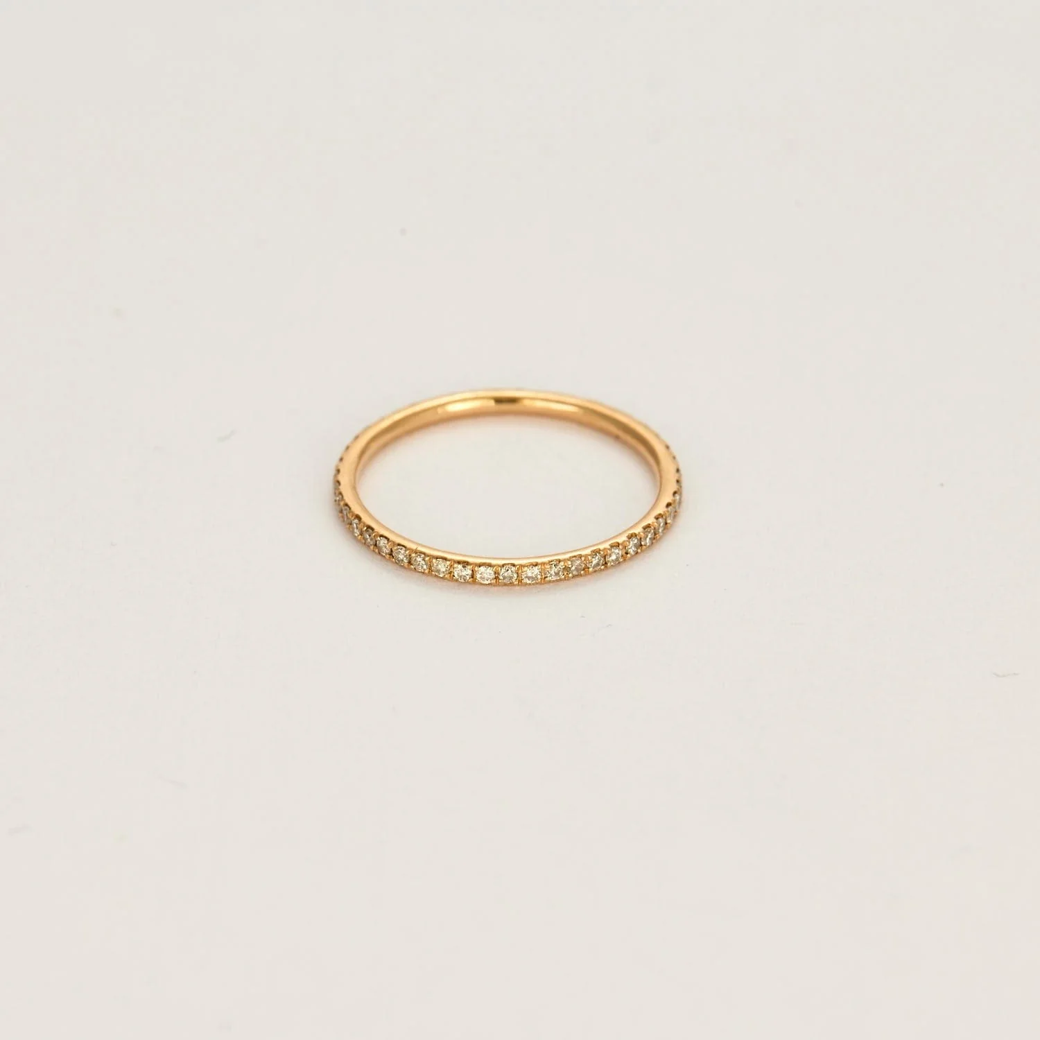 Wedding band in rose gold and diamonds - Image 3