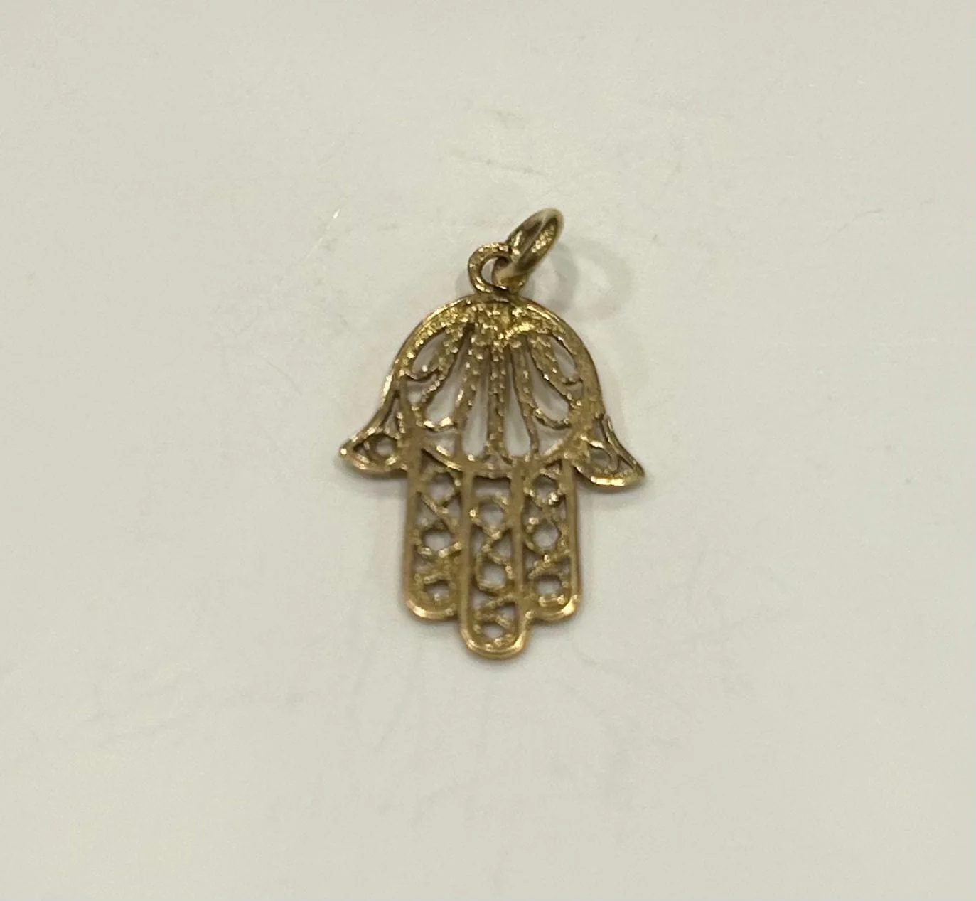 Yellow gold khomsa pendant