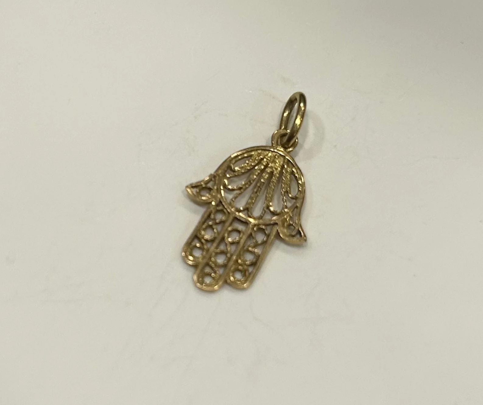 Yellow gold khomsa pendant - Image 2