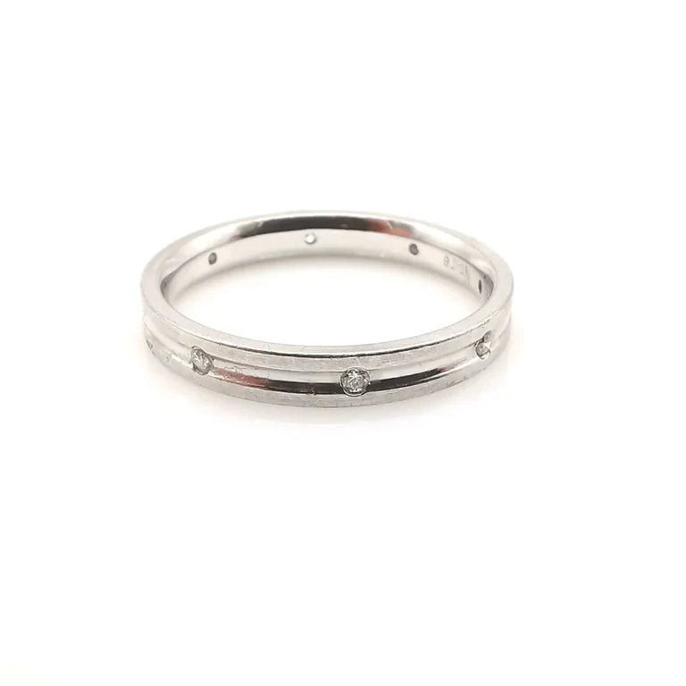 White gold and diamond wedding ring