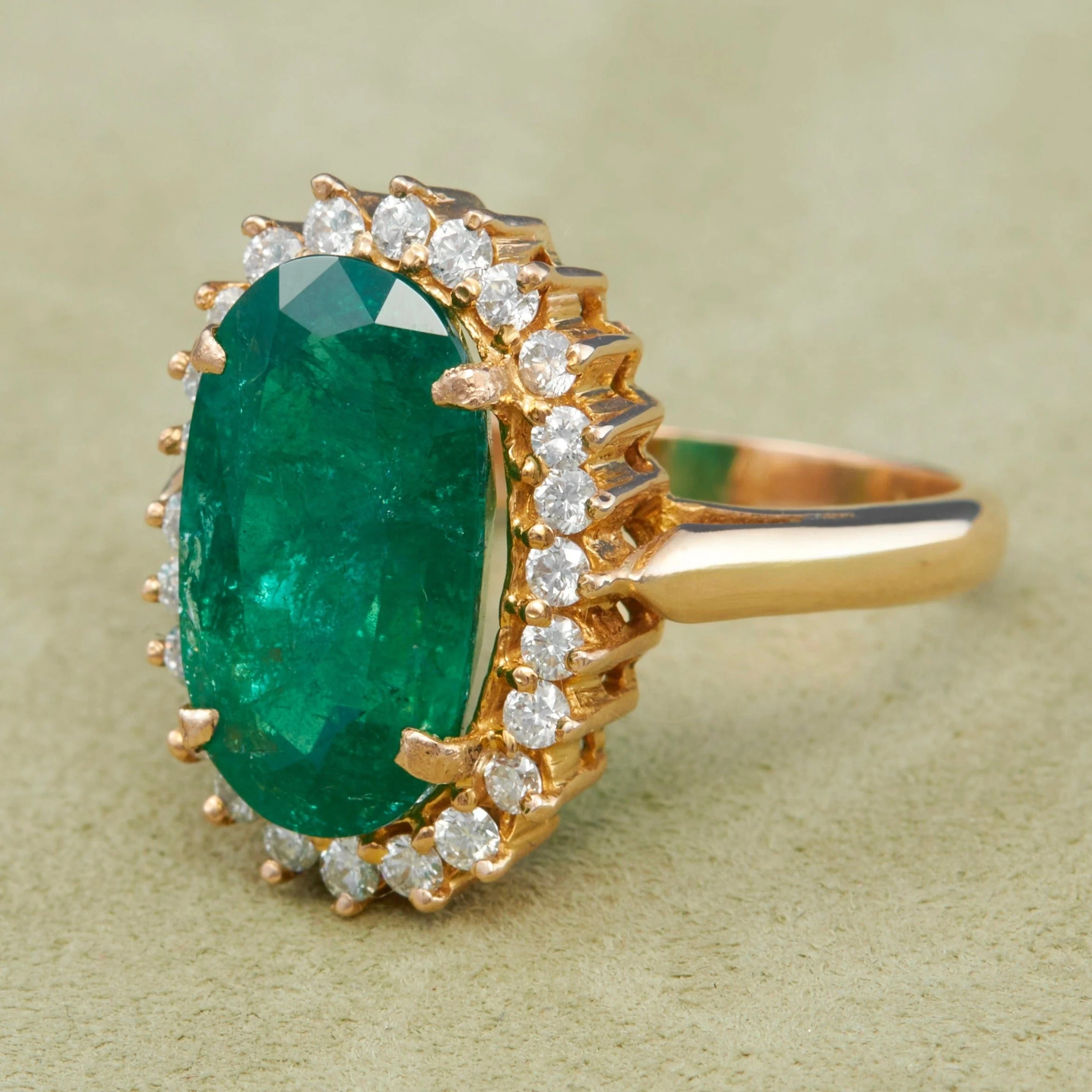 Emerald diamond ring - Image 4