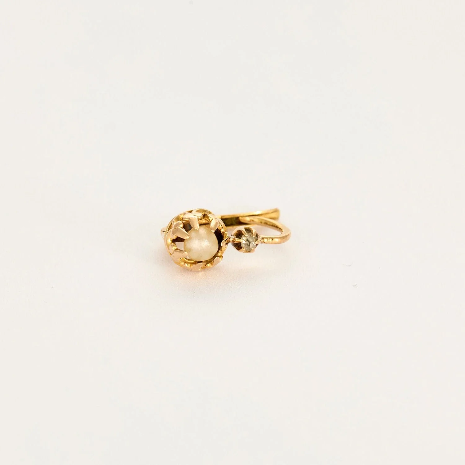 Earrings Sleepers earrings in yellow gold, cultured pearl and diamond - Image 3