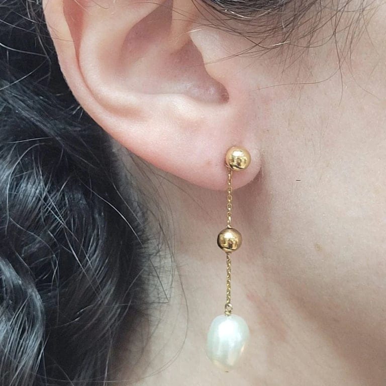 Detachable pearl earrings in 18k gold  - Image 2