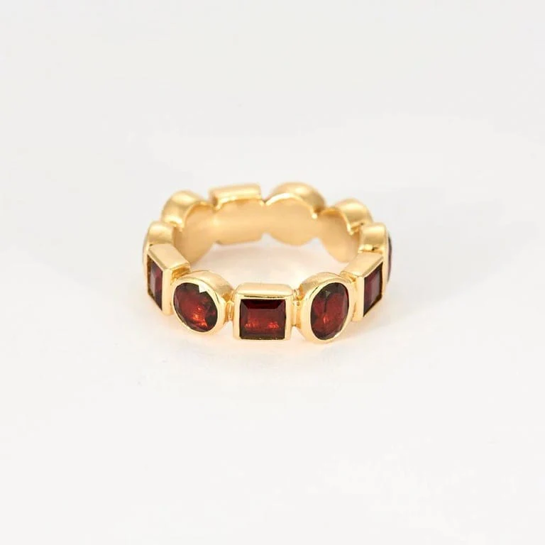 Yellow gold jewelry and earrings (c) MMA - Image 5