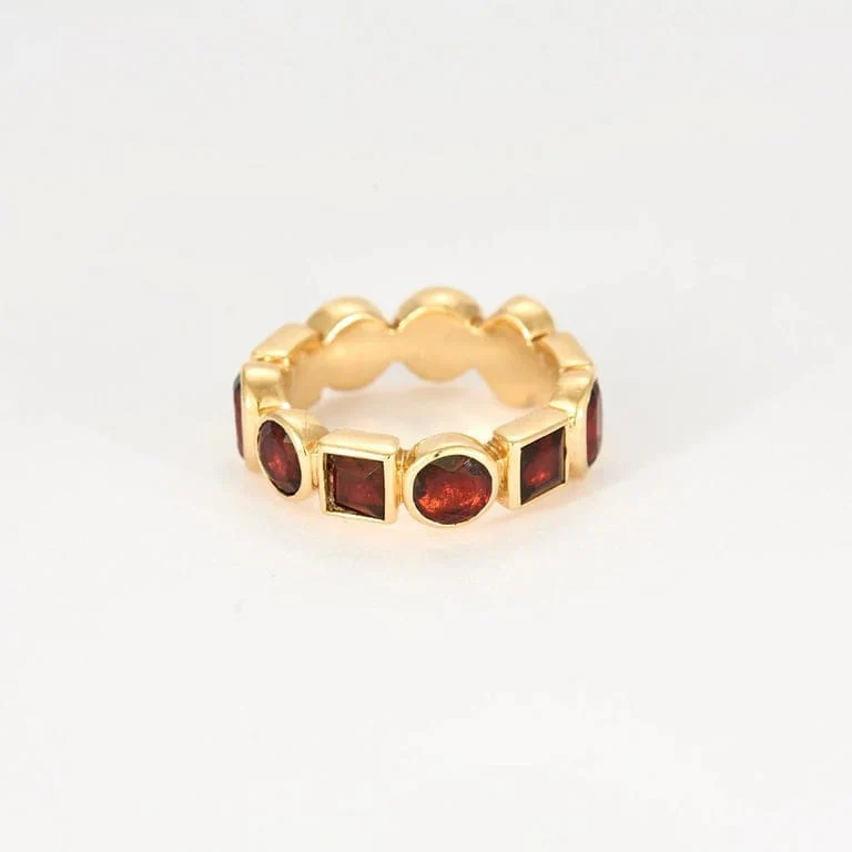 Yellow gold jewelry and earrings (c) MMA - Image 6