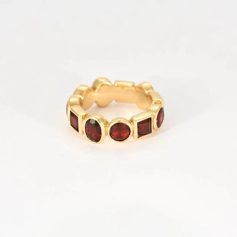 Yellow gold jewelry and earrings (c) MMA - Image 7