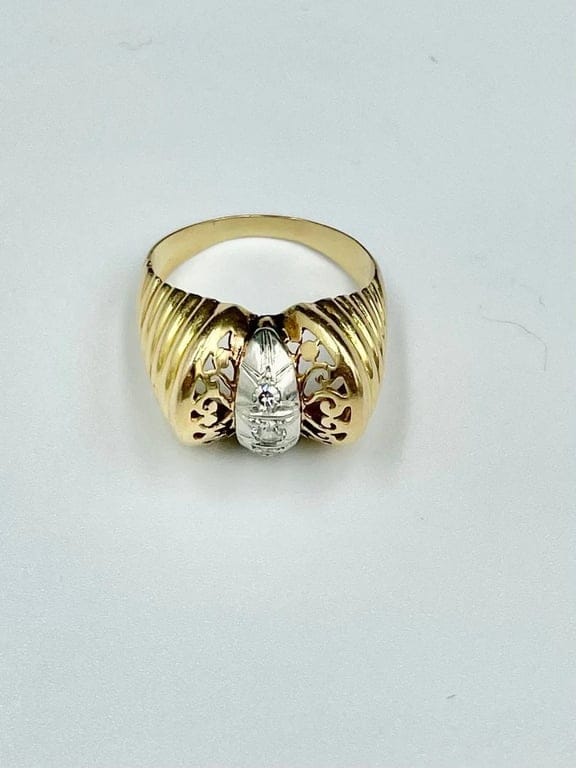 Yellow gold ring with 3 diamonds - Image 3