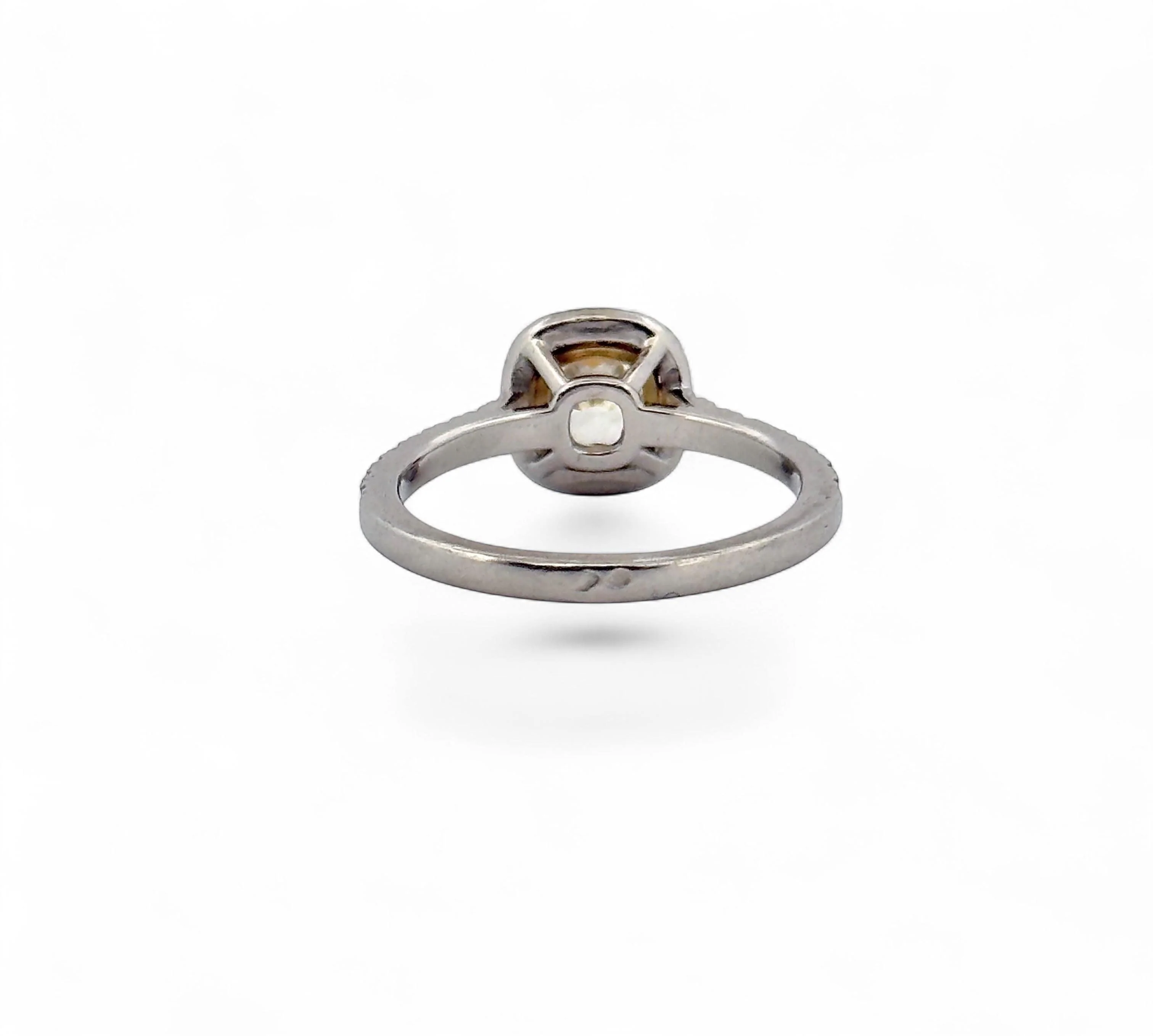 Solitaire fancy light yellow diamond in white gold - Image 4