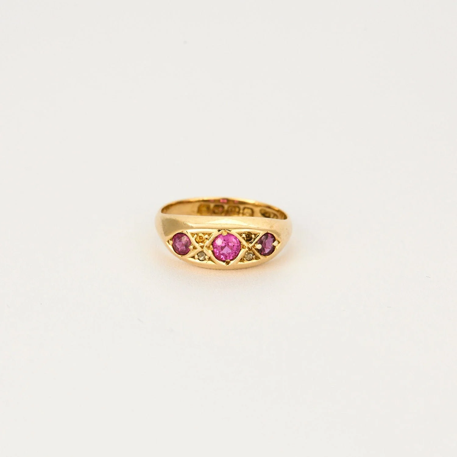 Illusion ring in yellow gold, rubies and diamonds - Image 3