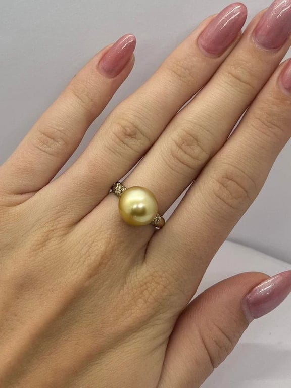 Utopia pearl and diamond ring - Image 2
