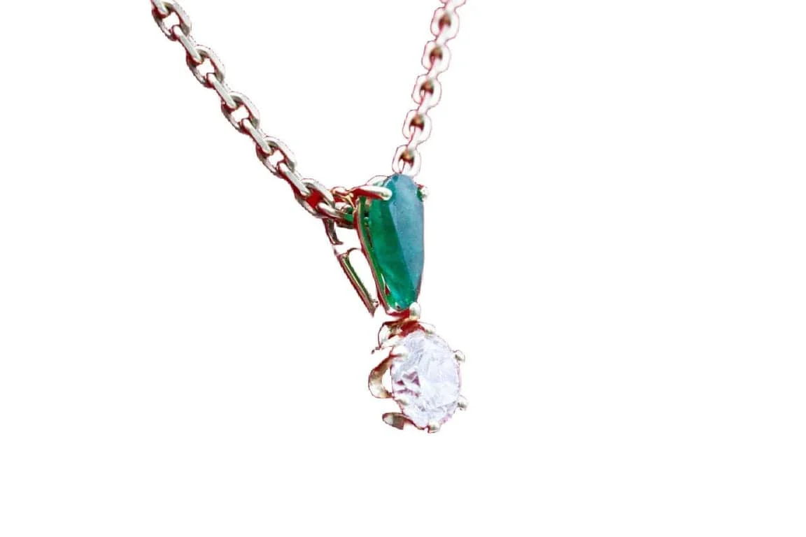 Yellow gold necklace, diamond and emerald  - Image 5
