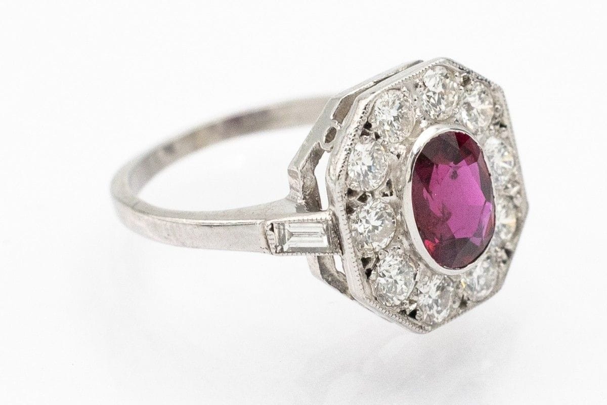 Antique ring in white gold, rubies and diamonds, United Kingdom - Image 6