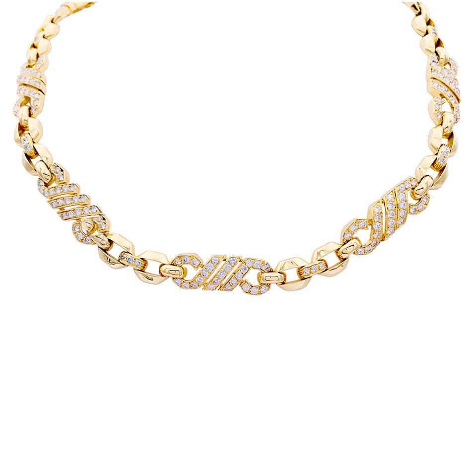 Yellow gold necklace, diamonds.