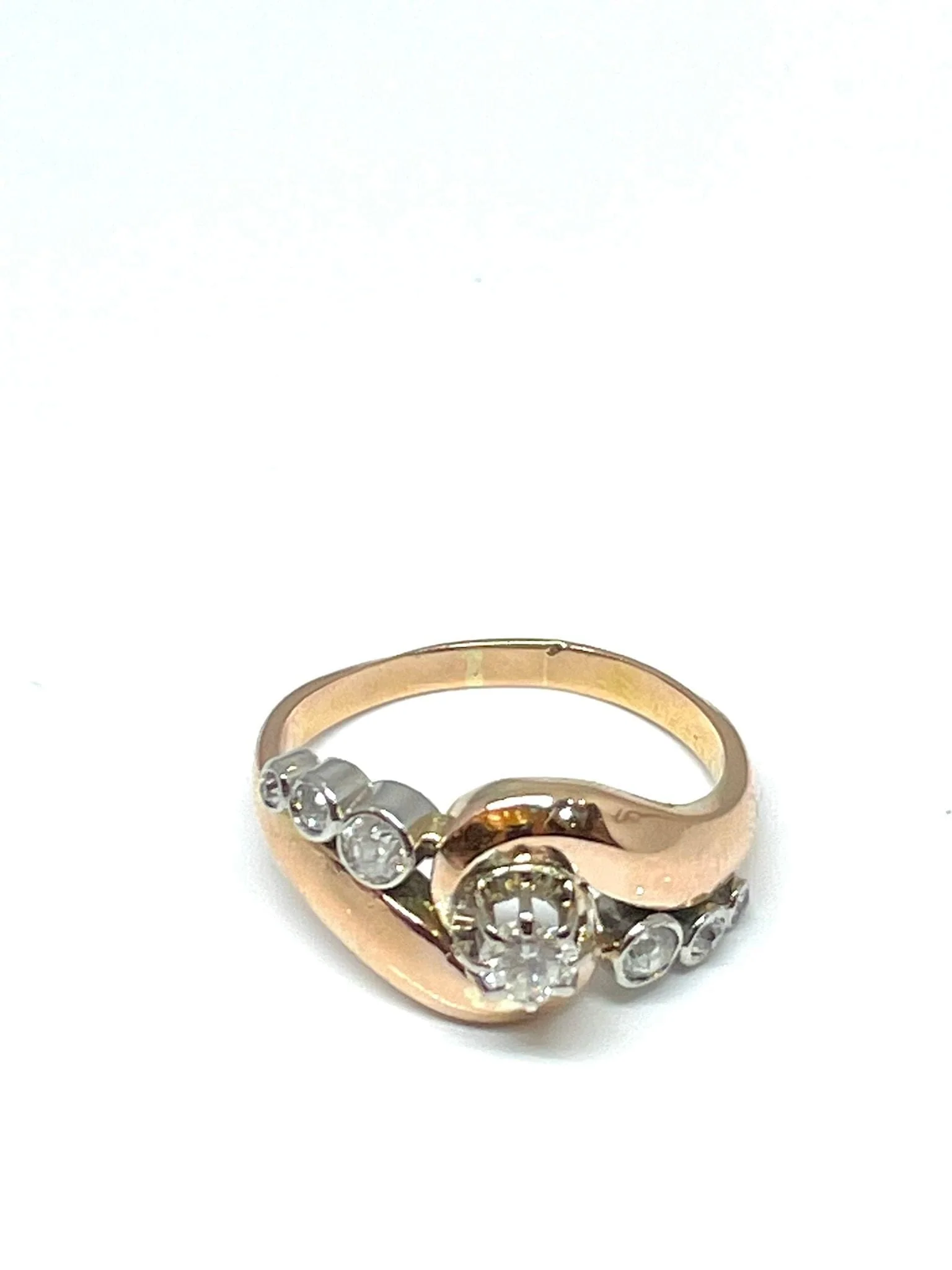 Old rose and white gold diamond trilogy ring - Image 2