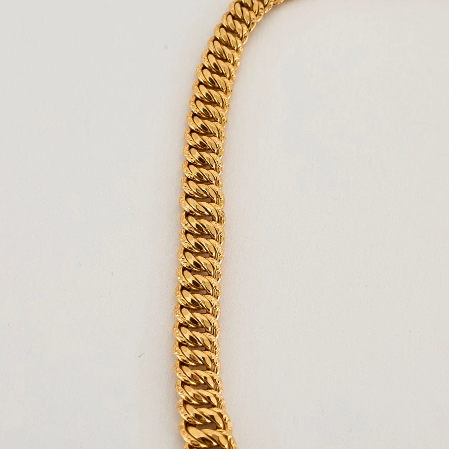 Yellow gold American mesh necklace - Image 4