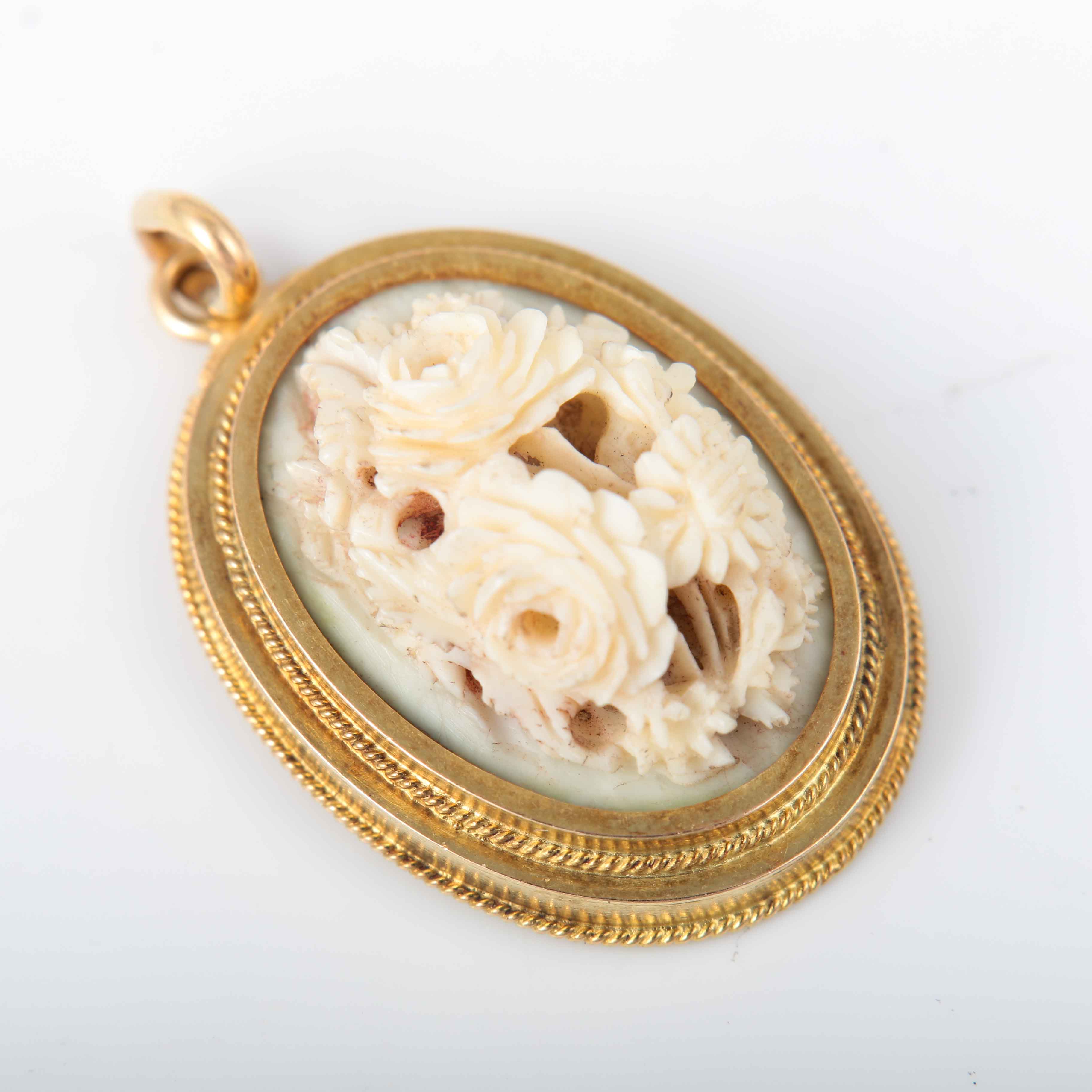 Flower motif pendant - Image 3
