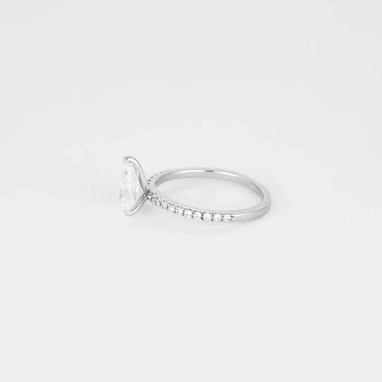 White gold solitaire with pear diamond - Image 3