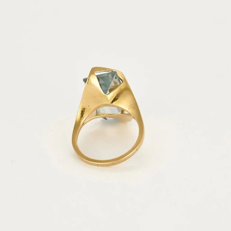 Modernist Topaz Ring in Yellow Gold - Image 6