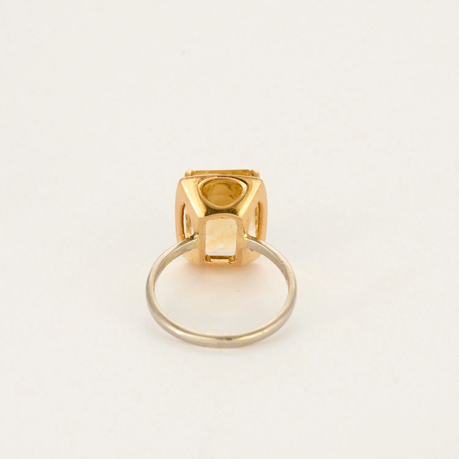 Yellow gold ring set with a citrine - Image 4