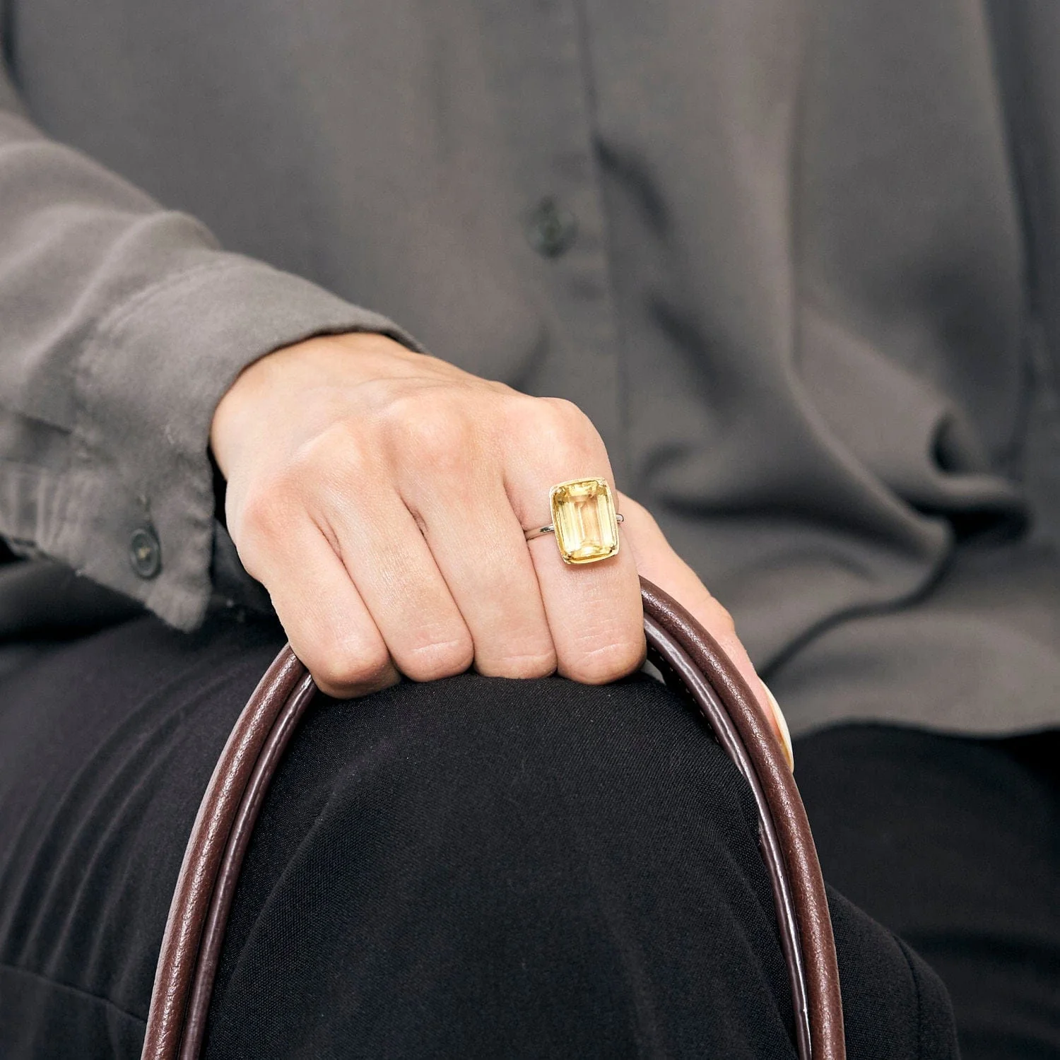 Yellow gold ring set with a citrine - Image 6