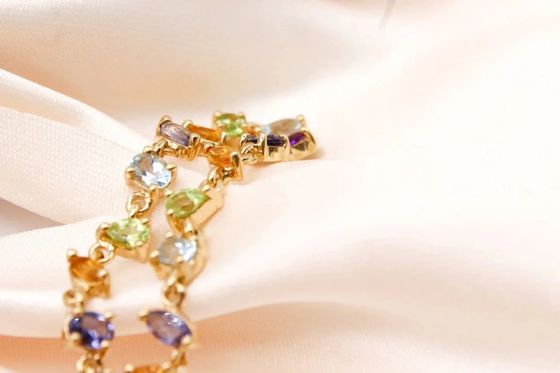 Multicolored river bracelet in yellow gold  - Image 10