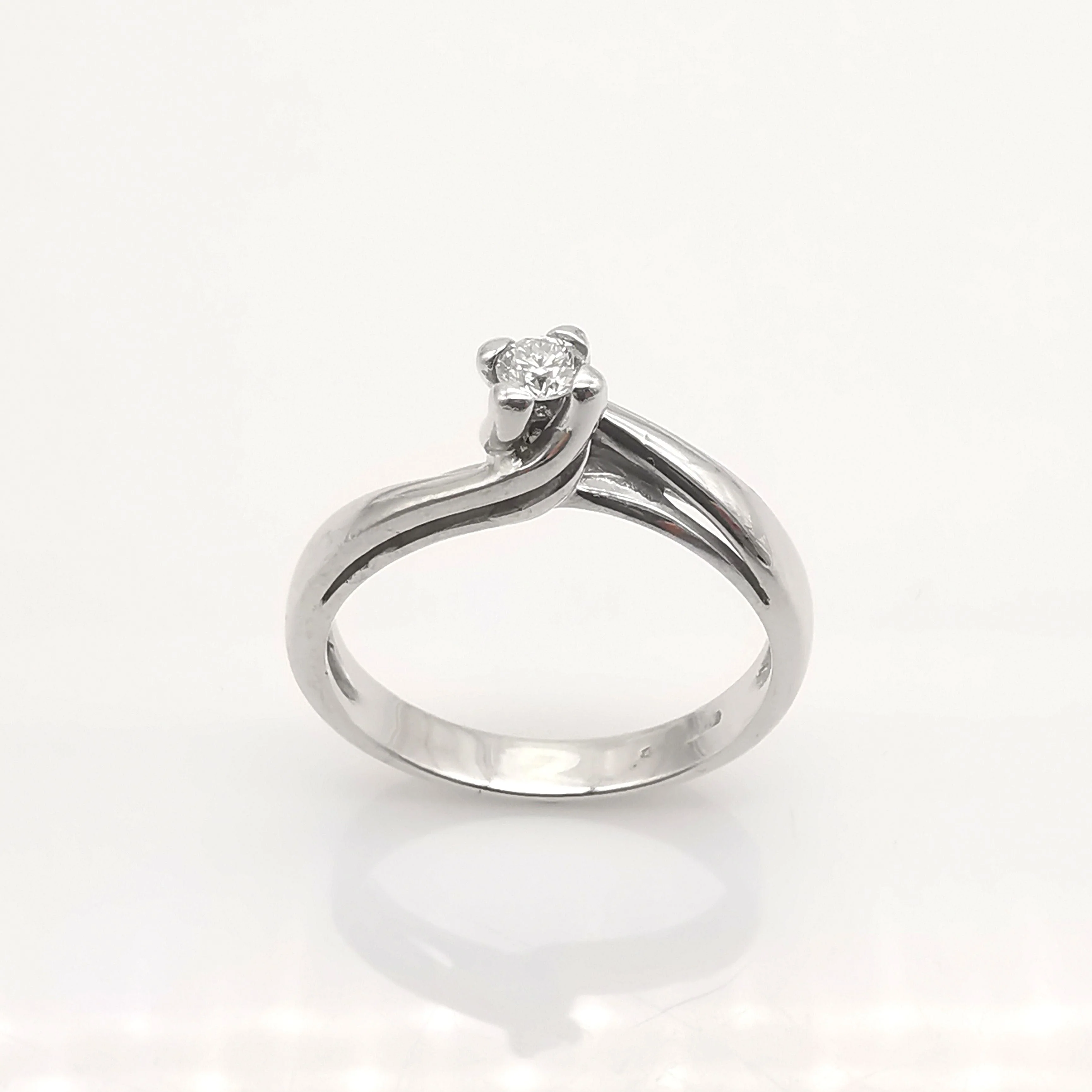 gold and diamond solitaire - Image 2