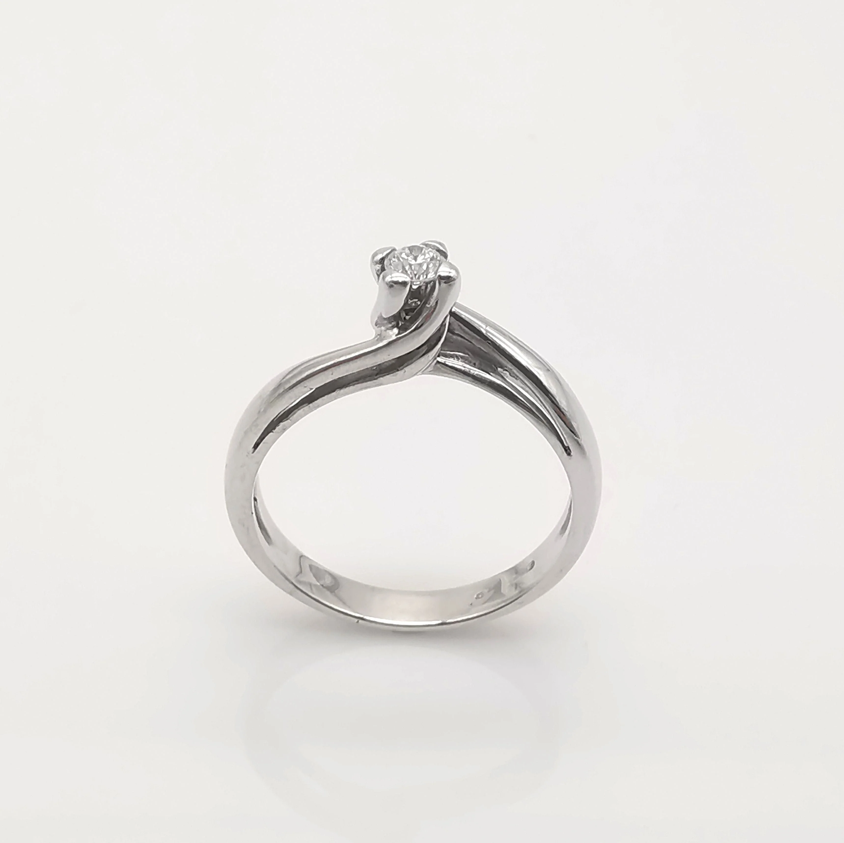 gold and diamond solitaire - Image 3